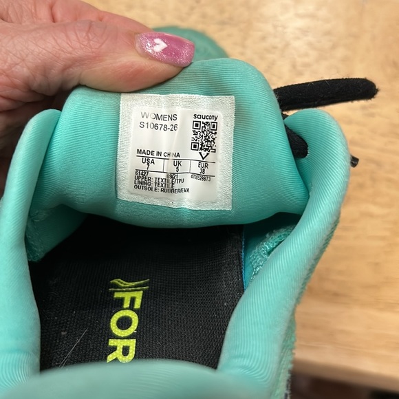 Saucony Triumph running shoes - Picture 6 of 7